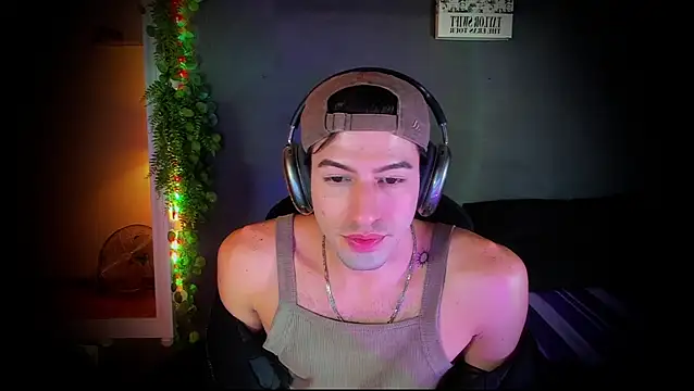 Snapshot of newjeff chatting on 11.15.25 newjeff online show from 11.15.25