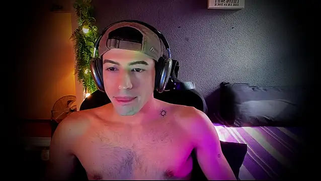 Snapshot of newjeff chatting on 11.19.25 newjeff online show from 11.19.25