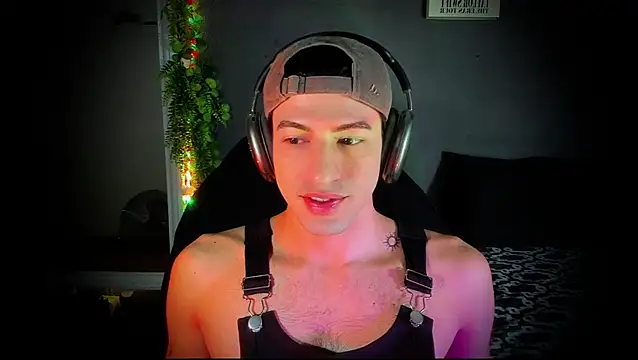 Snapshot of newjeff chatting on 11.30.25 newjeff online show from 11.30.25