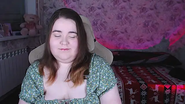 Estelle Hicks online show from 02.22.26