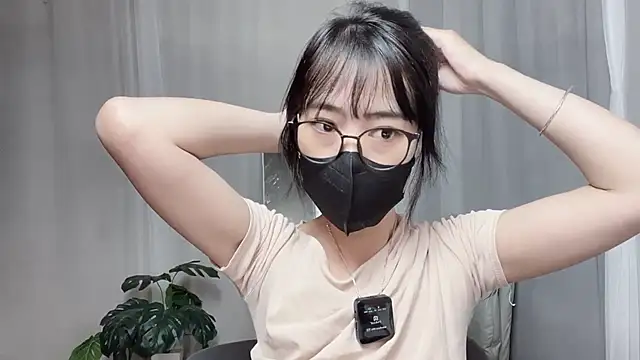 Snapshot of _minji_bae chatting on 10.08.25 minji bae online show from 10.08.25