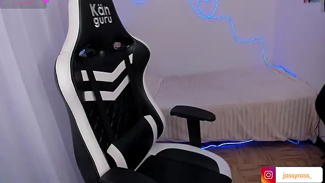 Snapshot of Victoryyy_ chatting on 11.14.25 Victoryyy online show from 11.14.25