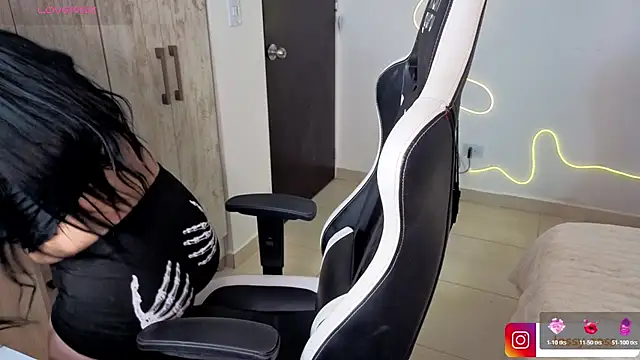 Victoryyy  online show from 02.26.26