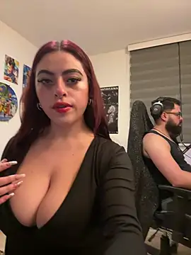 Snapshot of KatteWise chatting on 02.26.25 KatteWise online show from 02.26.25