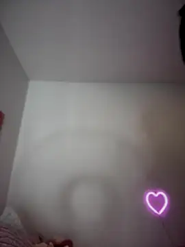 Snapshot of KatteWise chatting on 11.25.25 KatteWise online show from 11.25.25