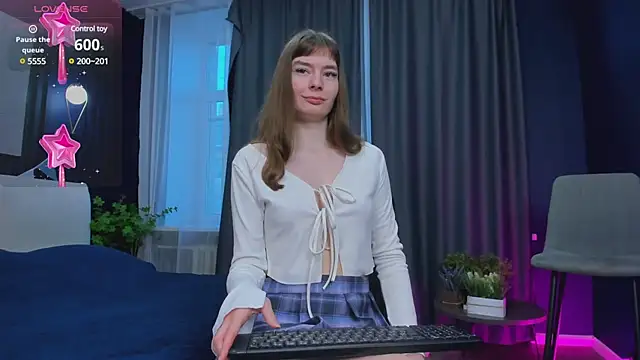 Snapshot of EvaSelin chatting on 02.08.25 EvaSelin online show from 02.08.25