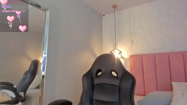 SUNNYCYRUS online show from 01.08.26