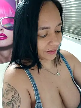 marta201 alfaro online show from 10.28.25