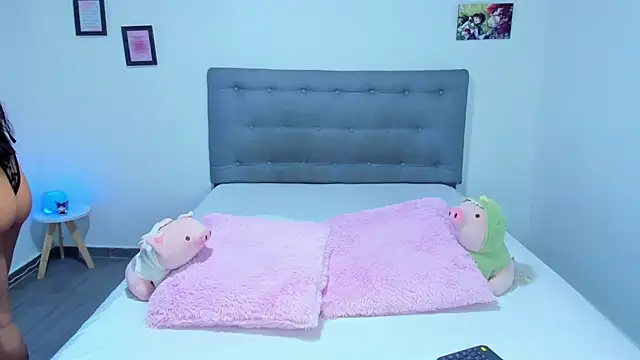 Snapshot of Agataowens chatting on 03.21.25 Agataowens online show from 03.21.25