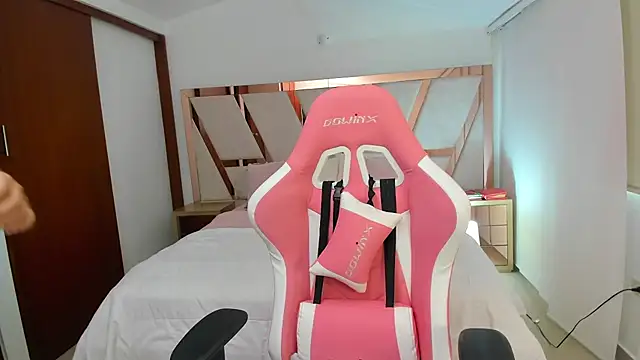 emma lopes online show from 04.07.26