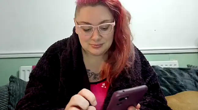 Snapshot of Bustycurves chatting on 12.05.24 Bustycurves online show from 12.05.24