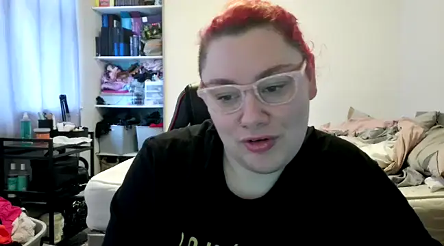 Snapshot of Bustycurves chatting on 12.17.24 Bustycurves online show from 12.17.24