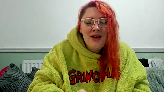 Snapshot of Bustycurves chatting on 12.23.24 Bustycurves online show from 12.23.24