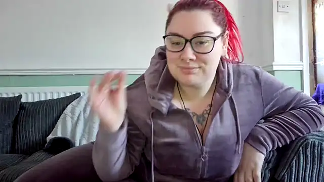 Snapshot of Bustycurves chatting on 01.27.25 Bustycurves online show from 01.27.25