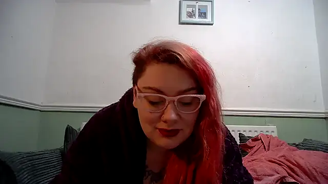 Snapshot of Bustycurves chatting on 02.08.25 Bustycurves online show from 02.08.25