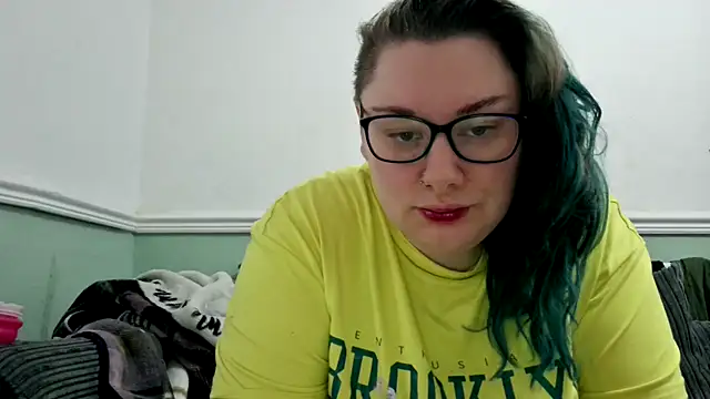 Snapshot of Bustycurves chatting on 03.19.25 Bustycurves online show from 03.19.25