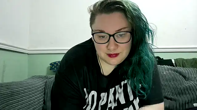 Snapshot of Bustycurves chatting on 03.20.25 Bustycurves online show from 03.20.25