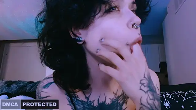 NaughtyLittleFox online show from 04.22.26