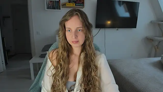 Snapshot of violet_blue_eyes chatting on 11.11.25 violet blue eyes online show from 11.11.25