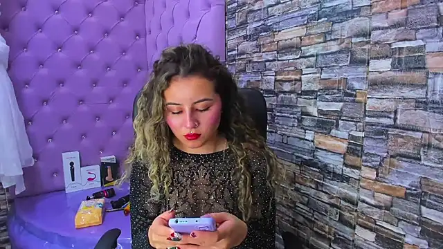 Snapshot of celeste_blue69 chatting on 01.08.25 celeste blue69 online show from 01.08.25