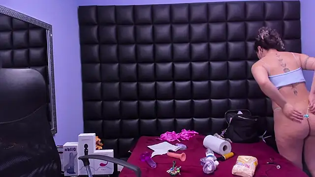 Snapshot of celeste_blue69 chatting on 10.08.25 celeste blue69 online show from 10.08.25