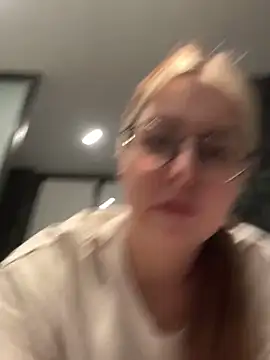 Snapshot of Livewithlucy chatting on 01.29.25 Livewithlucy online show from 01.29.25