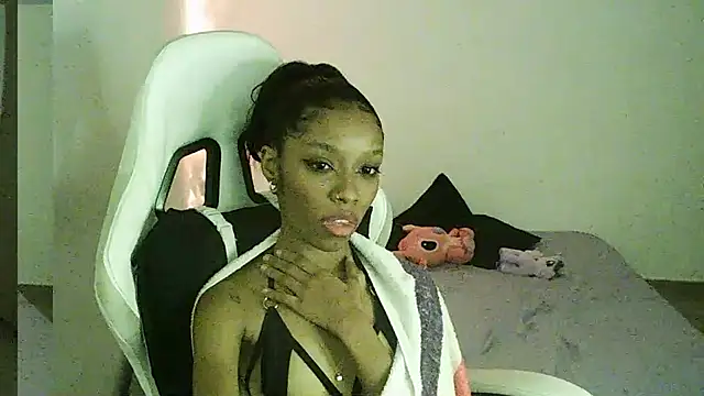 Snapshot of Crystal_florez24 chatting on 09.22.25 Crystal florez24 online show from 09.22.25