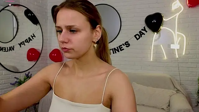 Snapshot of Wendy_D0ll chatting on 02.12.26 Wendy D0ll online show from 02.12.26