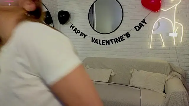 Snapshot of Wendy_D0ll chatting on 02.14.26 Wendy D0ll online show from 02.14.26