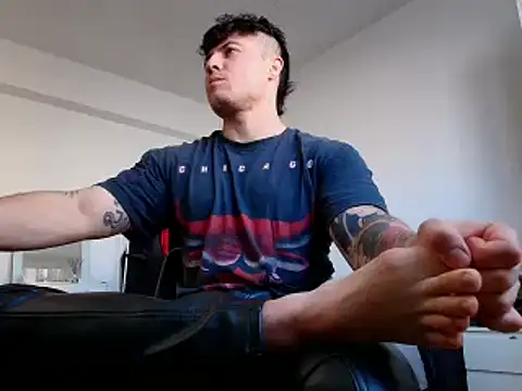 Snapshot of juandking chatting on 12.17.24 juandking online show from 12.17.24