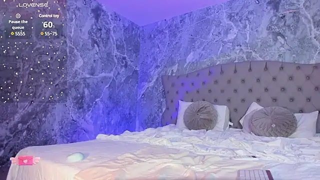 Snapshot of Aprillbrunette chatting on 02.07.25 Aprillbrunette online show from 02.07.25