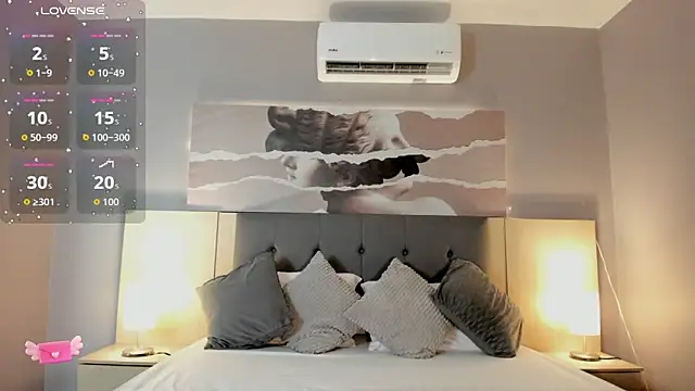 Snapshot of Aprillbrunette chatting on 10.21.25 Aprillbrunette online show from 10.21.25