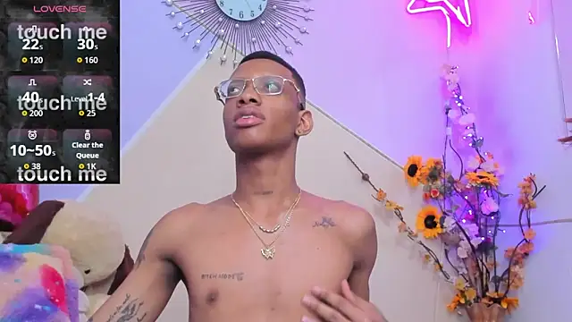 Tiffany Valentine15 online show from 09.20.25