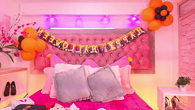 Snapshot of Tayzon_Foxxx chatting on 10.09.25 Tayzon Foxxx online show from 10.09.25