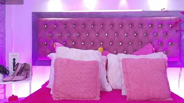 Snapshot of Tayzon_Foxxx chatting on 11.21.25 Tayzon Foxxx online show from 11.21.25