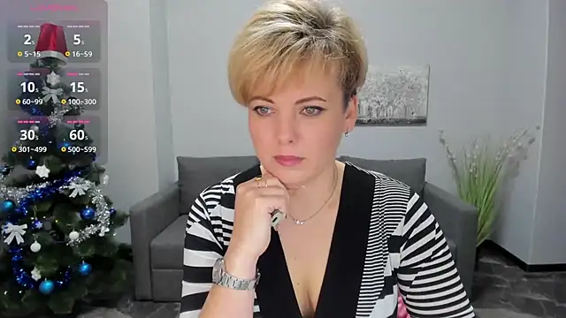 Julia Wilsone online show from 12.23.24