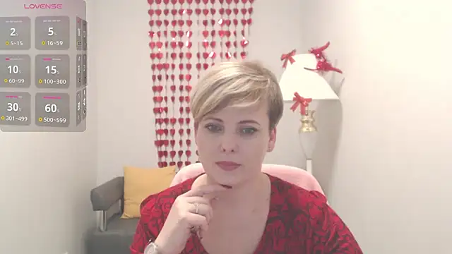 Julia Wilsone online show from 02.10.25