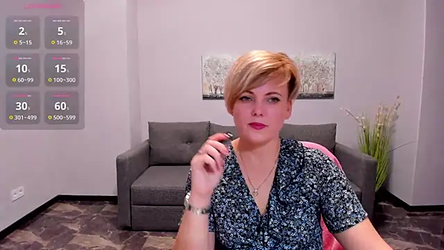 Julia Wilsone online show from 03.12.25