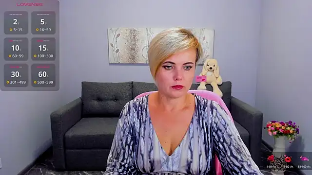 Julia Wilsone online show from 09.15.25