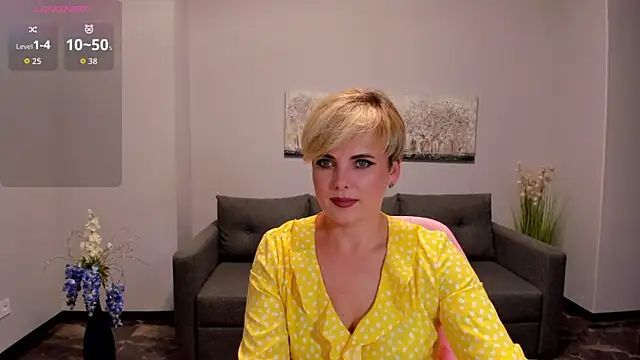 Julia Wilsone online show from 09.17.25