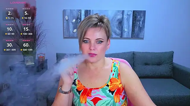 Julia Wilsone online show from 11.22.25