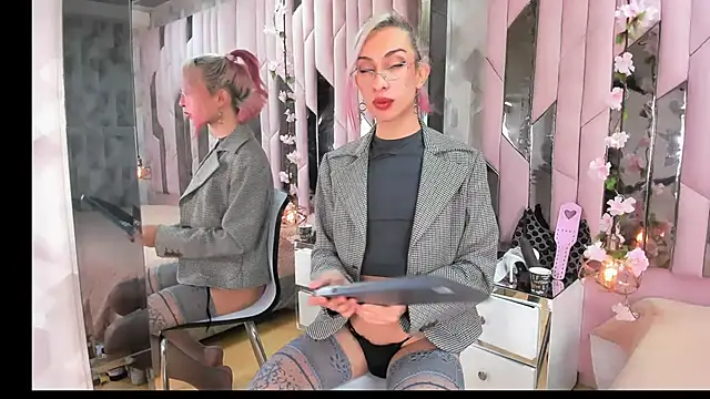 MadisonWood01 online show from 01.23.25