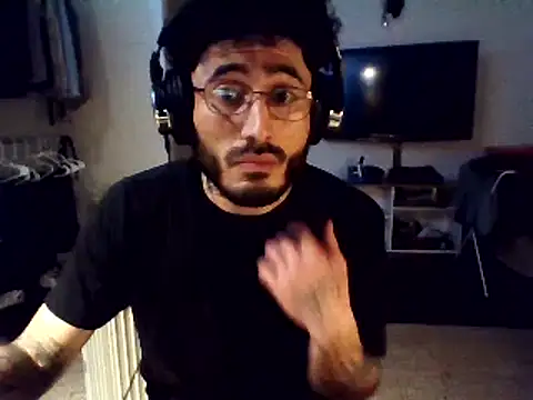 Snapshot of tengocanicas chatting on 02.14.25 tengocanicas online show from 02.14.25