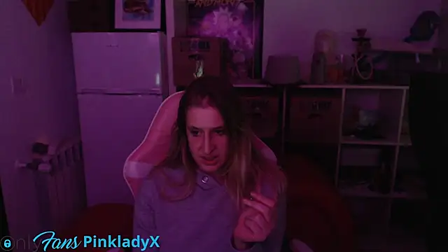 Snapshot of Pinkyladyxxx chatting on 01.10.25 Pinkyladyxxx online show from 01.10.25