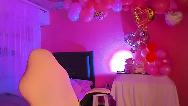 ivy roosx online show from 02.04.25