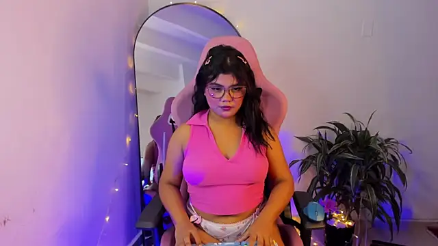 Snapshot of nicky_peyton chatting on 12.05.24 nicky peyton online show from 12.05.24