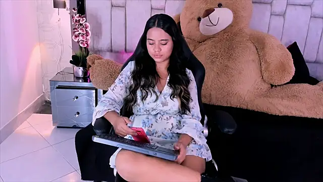 Snapshot of Marilyn-Cooper chatting on 12.11.24 Marilyn-Cooper online show from 12.11.24