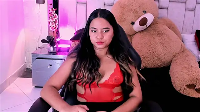 Snapshot of Marilyn-Cooper chatting on 12.12.24 Marilyn-Cooper online show from 12.12.24