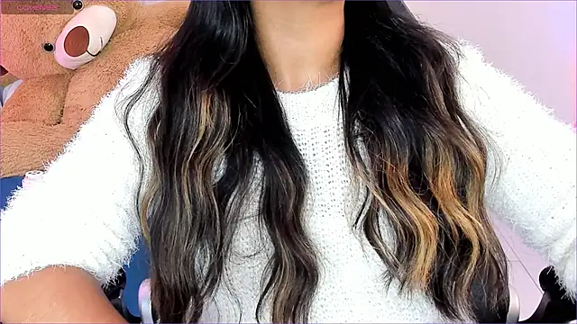 Snapshot of Marilyn-Cooper chatting on 01.06.25 Marilyn-Cooper online show from 01.06.25