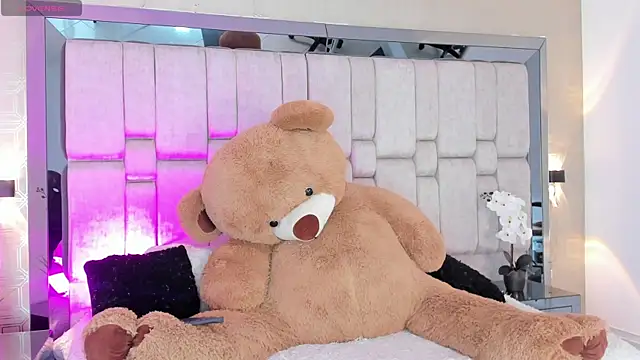 Snapshot of Marilyn-Cooper chatting on 01.29.25 Marilyn-Cooper online show from 01.29.25